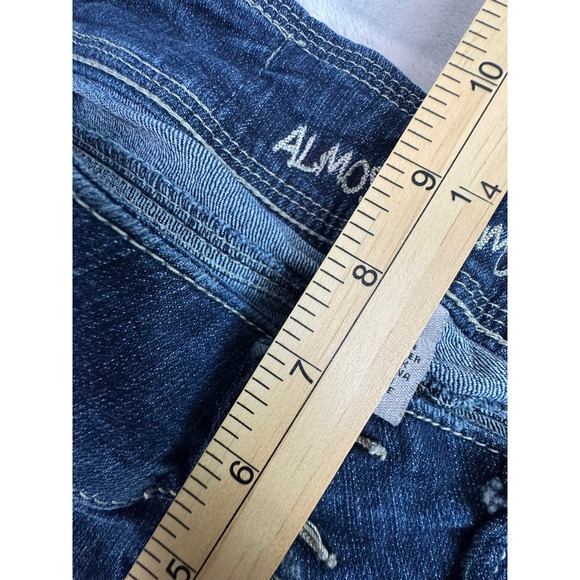 Almost Famous‎ Women Blue Denim Distressed Cropped Jeans Size 9 - Picture 5 of 8
